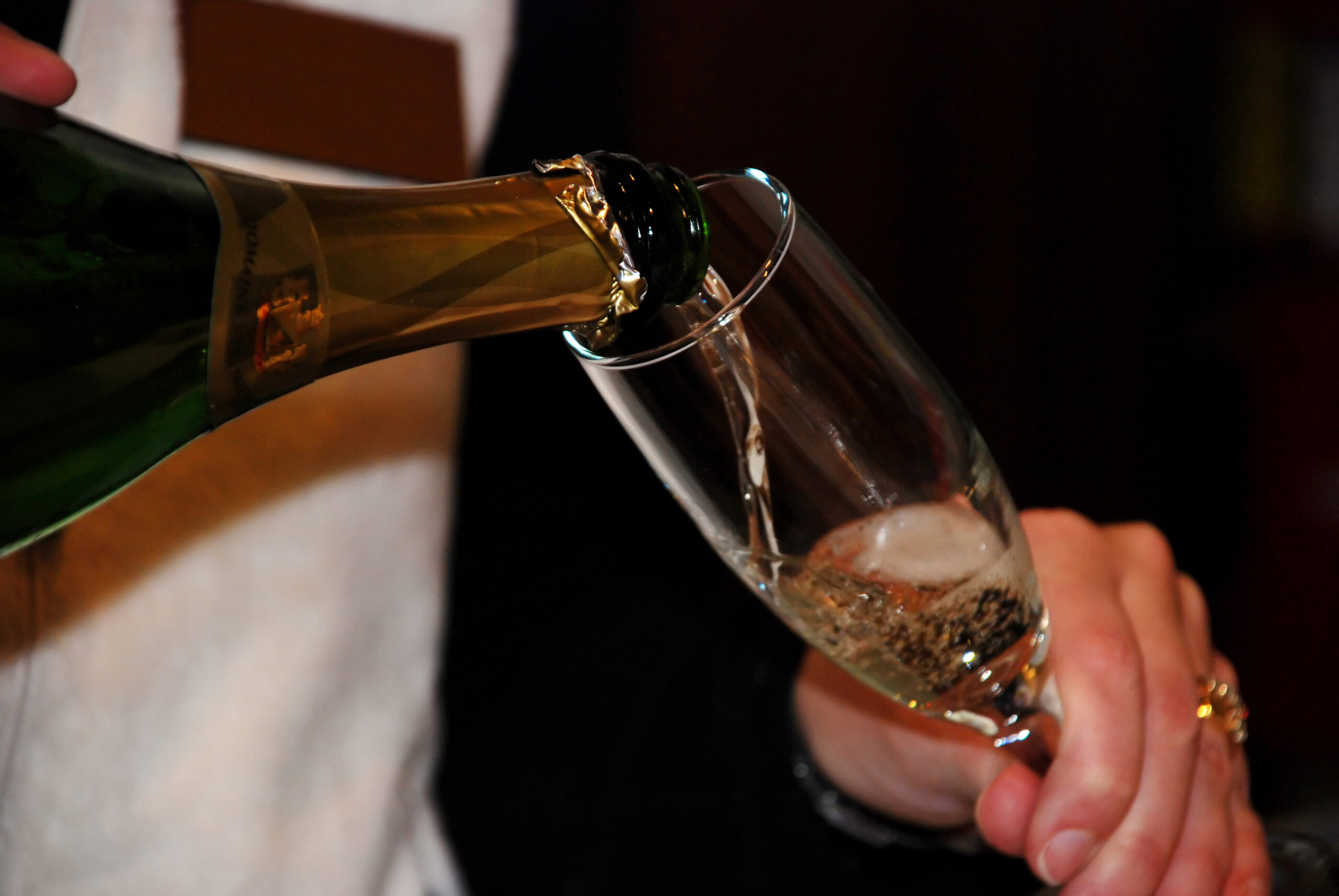 Wine pour